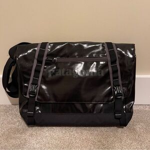 Patagonia Bag Black Medium Sized